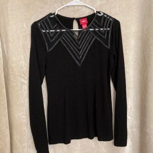 Buckle Daytrip Long Sleeve with Front Detailing
